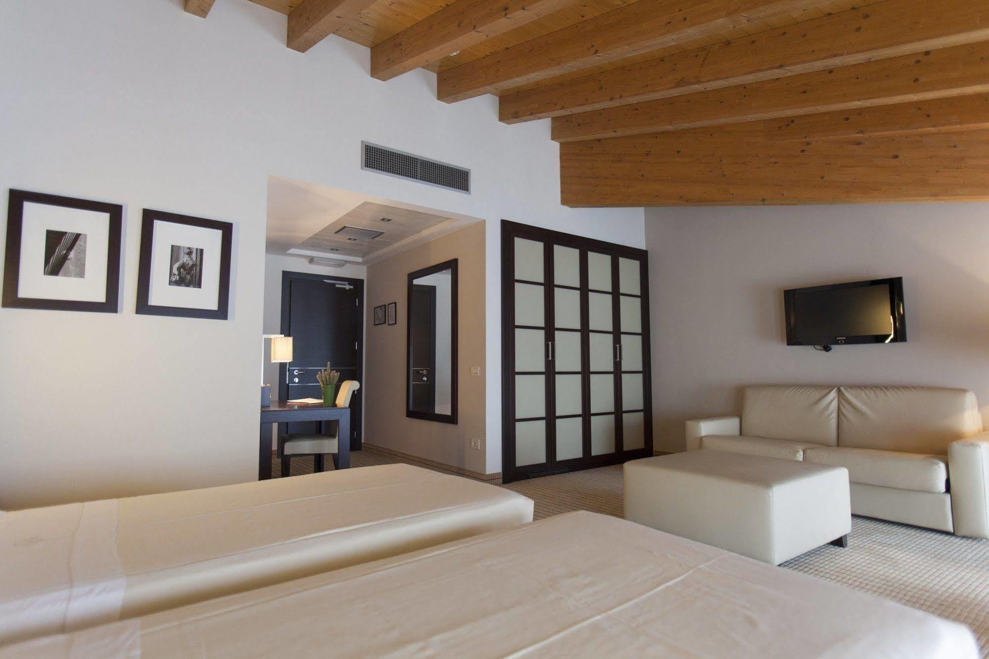Hotel & Residence Villa Bartolomea ภายนอก รูปภาพ
